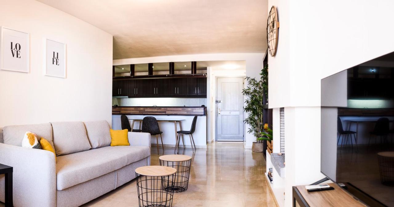 Estepona Marina With Sea Views, Pool And Parking Exterior photo